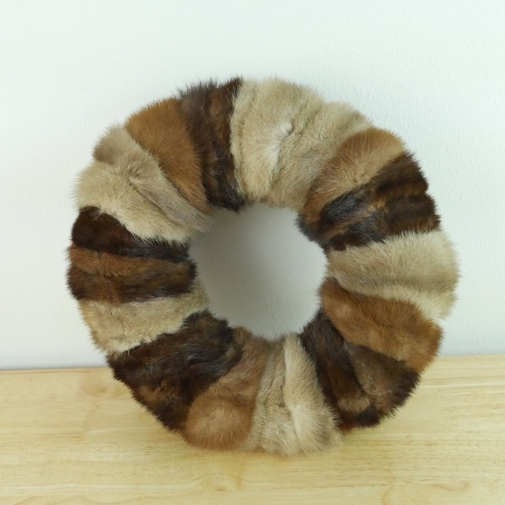 Vintage Real Mink Wreathโ Ring Brown Striped Decor Taxidermy Furrier Display